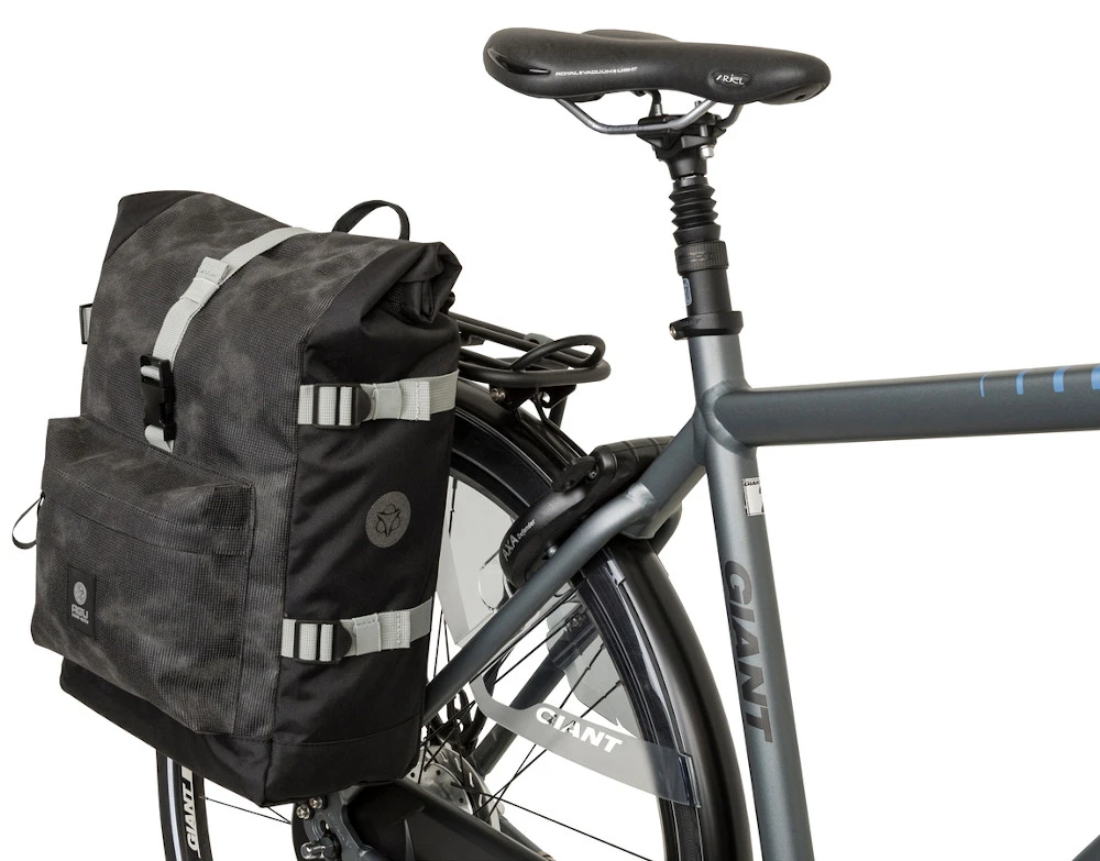 AGU H20 Rolltop II Single Schwarz Reflectiv Wasserdichte Fahrradtasche Einzeltasche 10 AGU H20 Rolltop II Single Schwarz Reflectiv Wasserdichte Fahrradtasche Einzeltasche – Bild 8